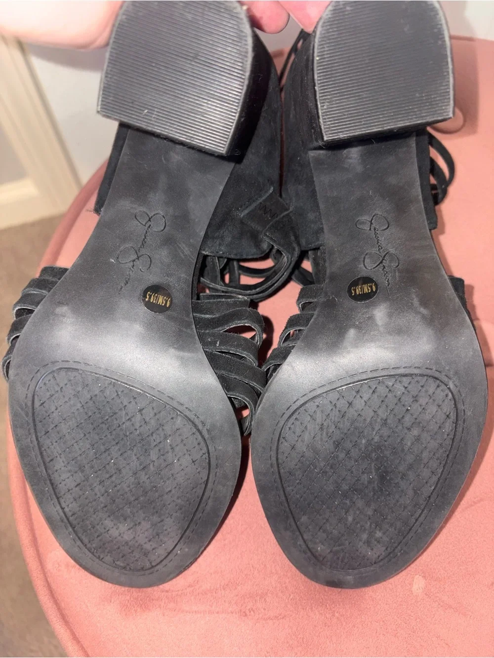 Jessica Simpson chic black